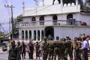 श्रीलंका में बढ़ाई गई मस्जिदों की सुरक्षा, सोशल मीडिया बैन