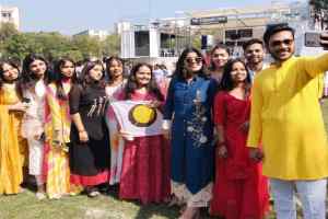 इंडेक्स डिपार्टमेंट एवं मालवांचल यूनिवर्सिटी के छात्रों ने मनाया मकर संक्रांति उत्सव